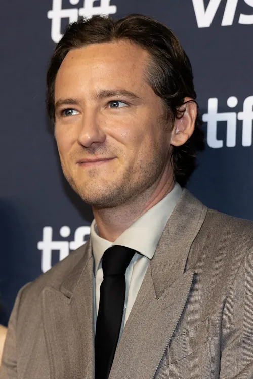 Lewis Pullman — celebrity birth chart